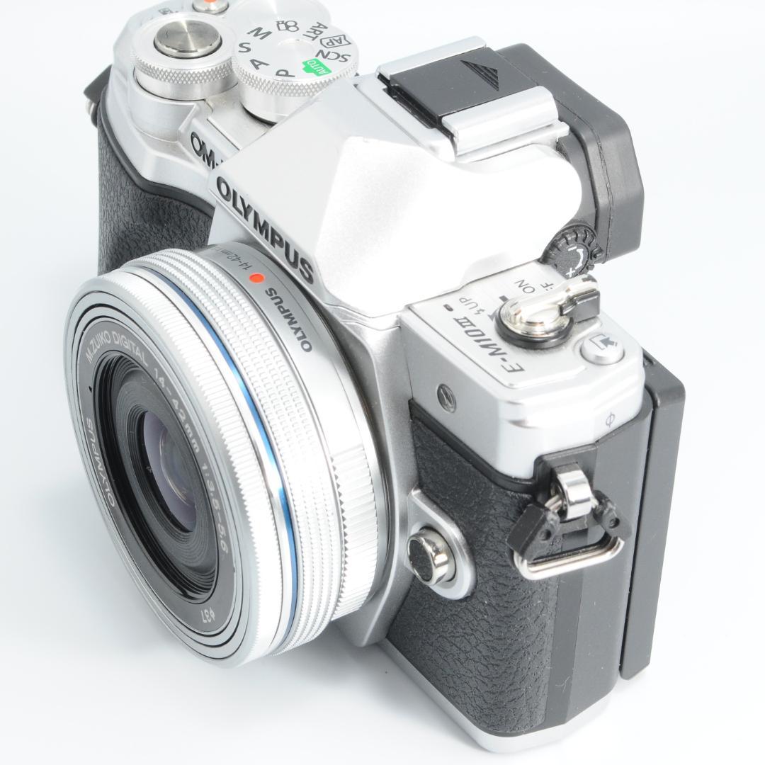 ★美品★OLYMPUS OM-D E-M10 Mark Ⅲ ダブルレンズキット