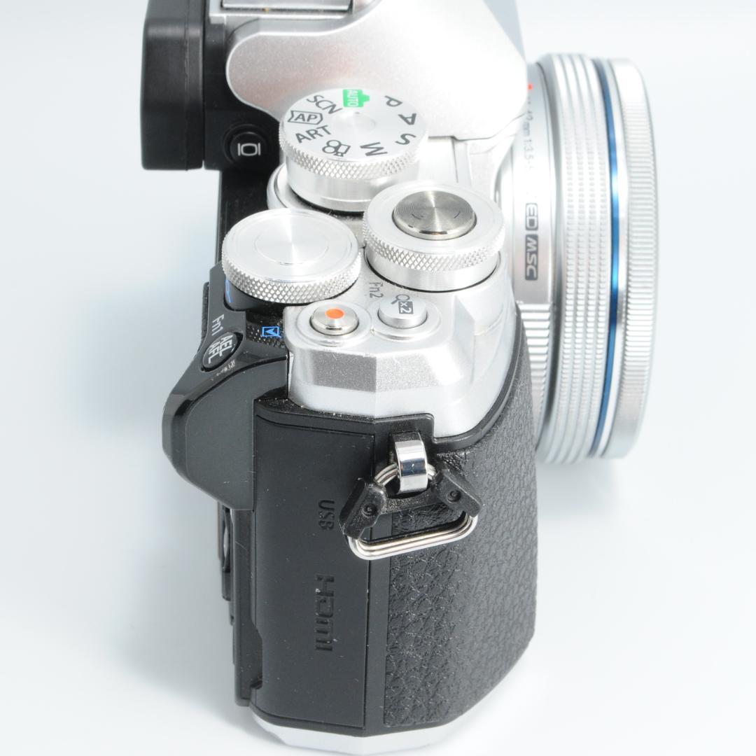 ★美品★OLYMPUS OM-D E-M10 Mark Ⅲ ダブルレンズキット