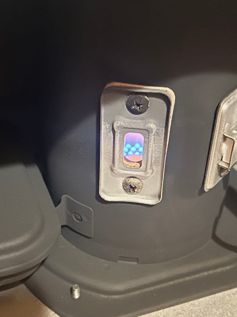 コロナFFストーブ 中古　2022年製 （排気筒は新品）