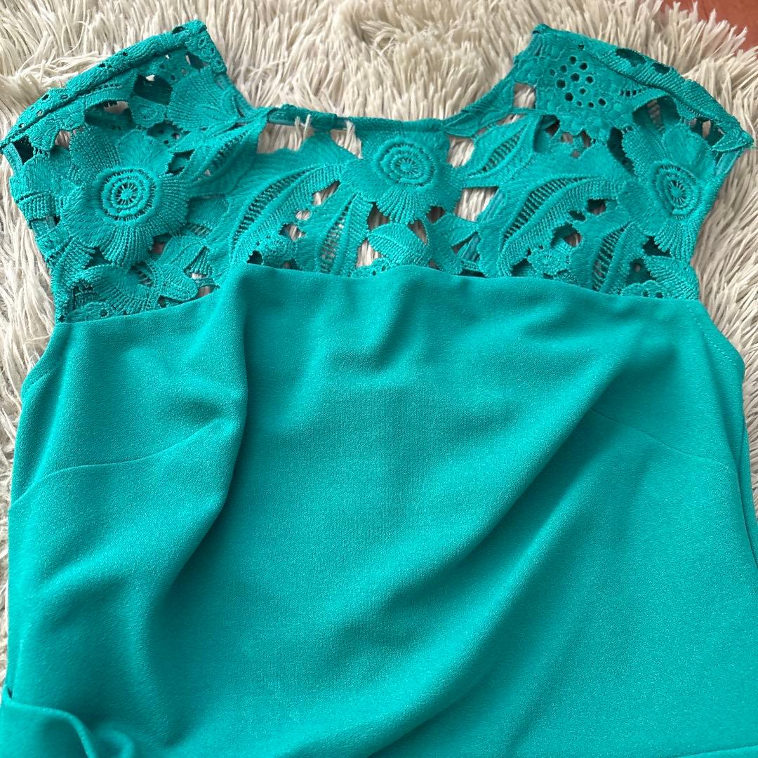 Lipsy グリーン フレアミディワンピース