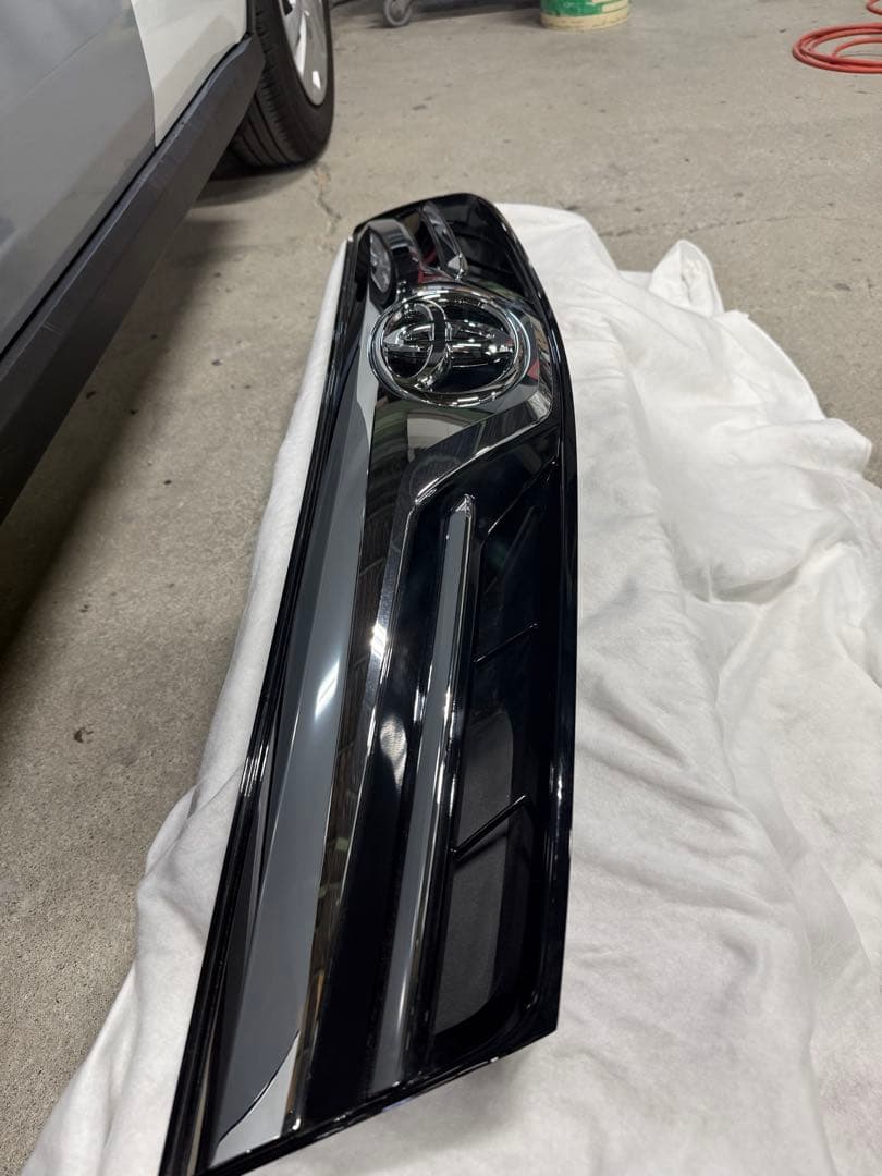 トヨタ ルーミー フロントグリル メッキ