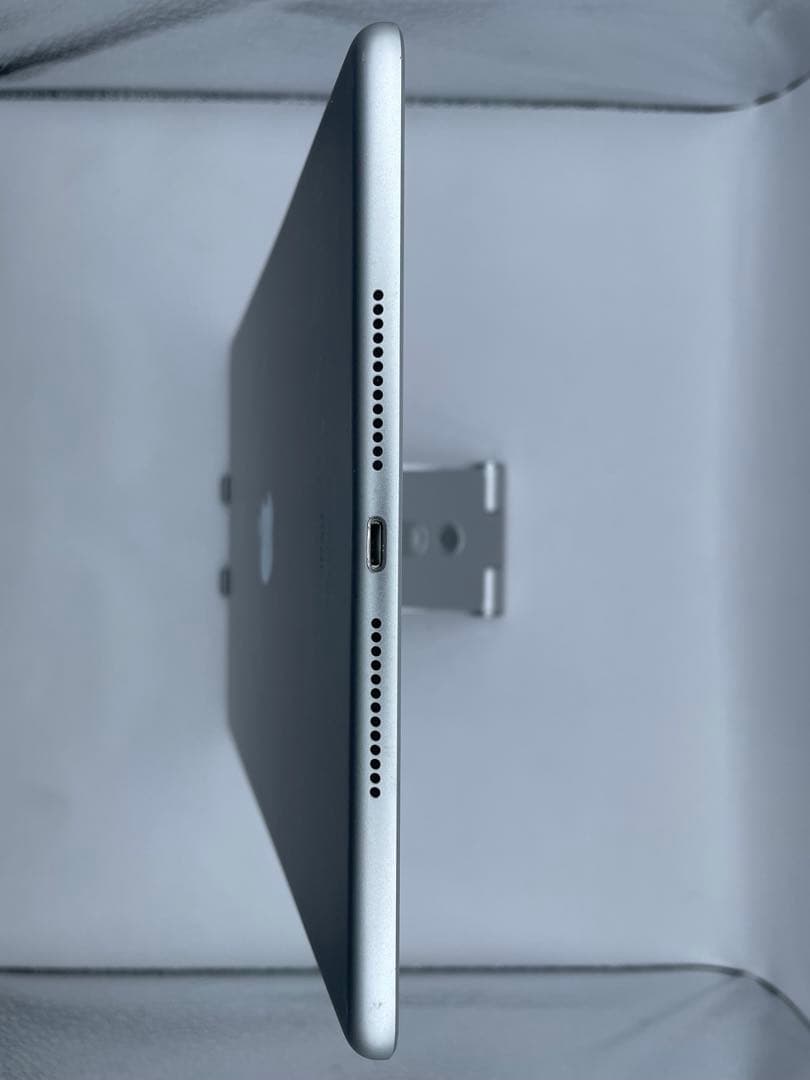 a*u様 iPad 7世代 32GB バッテリー90%