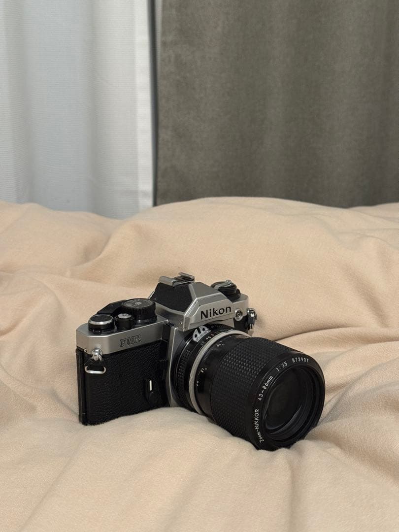 Nikon 一眼レフカメラ シルバー ＋　NIKKORレンズ付き