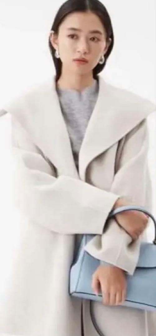 新作完売品　　共ベルト付きビックカラーミディコート　新品未使用