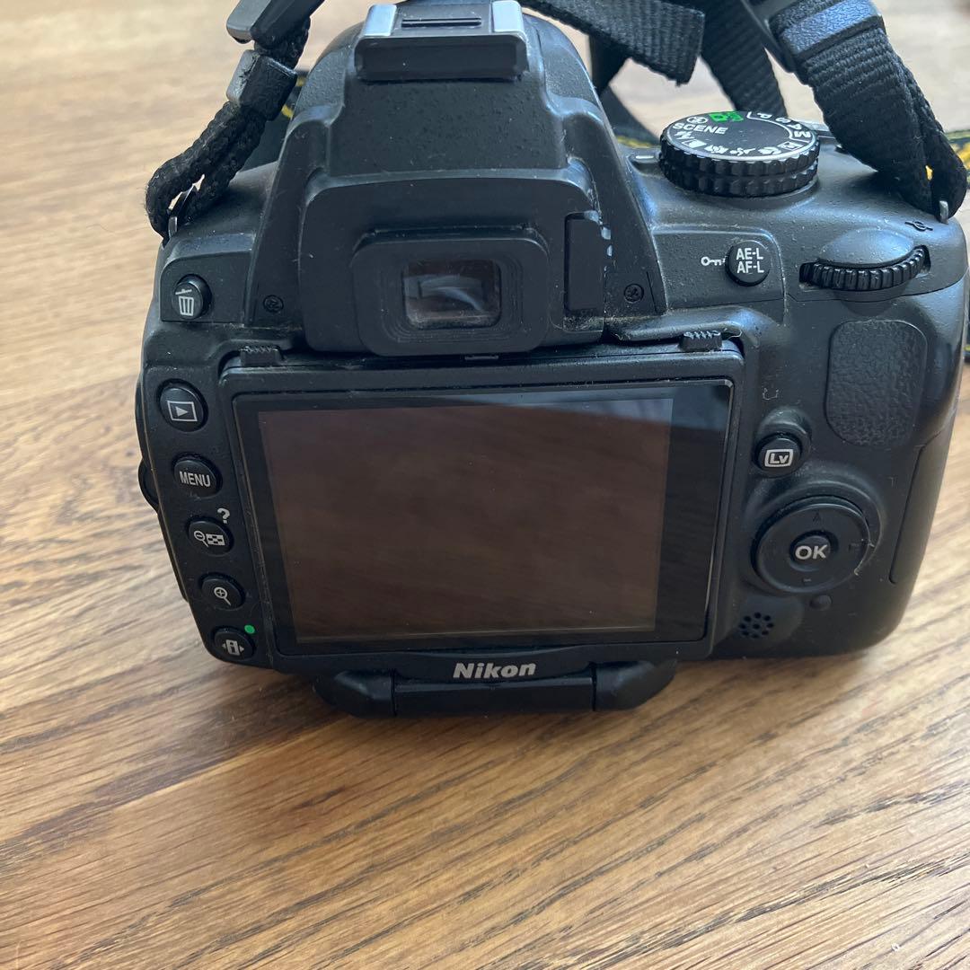 Nikon D5000 動画撮影・自撮り可 手振れ補正付