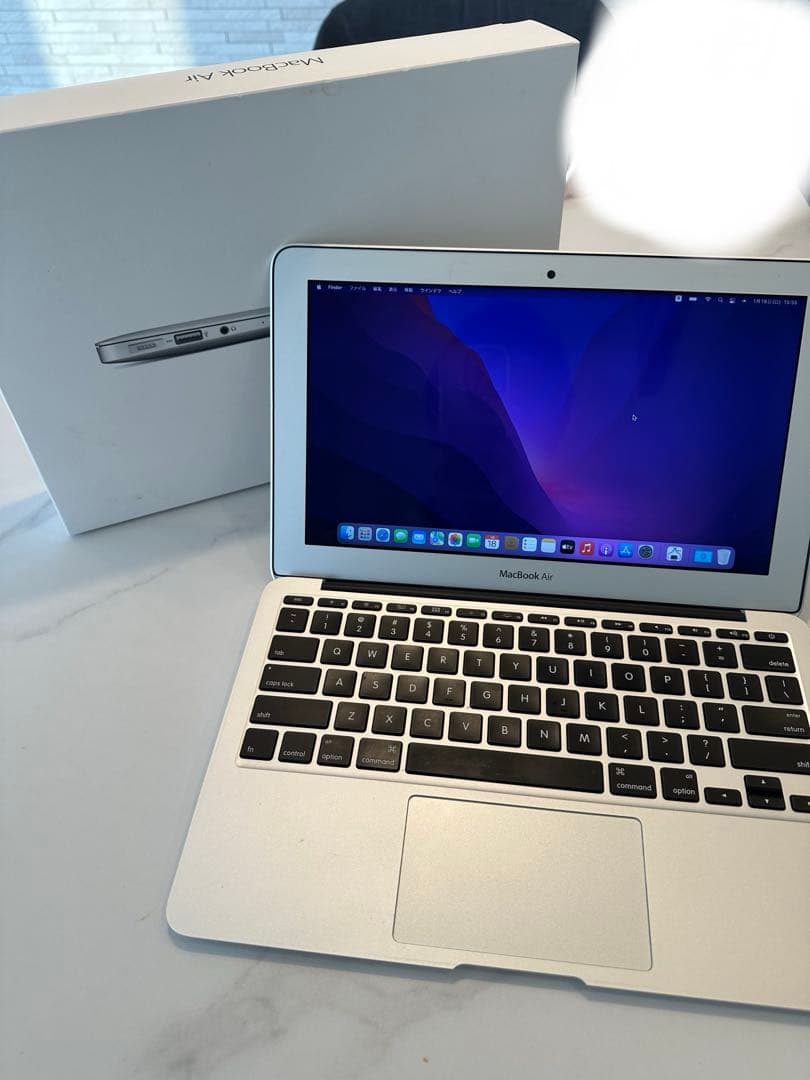 MacBook Air 2015年 11インチ　ストレージ256GB メモリ4G