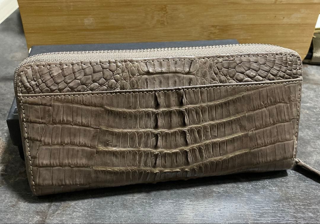 新品 RODANIA ロダニア マット カイマンワニ革 クロコダイル長財布 12