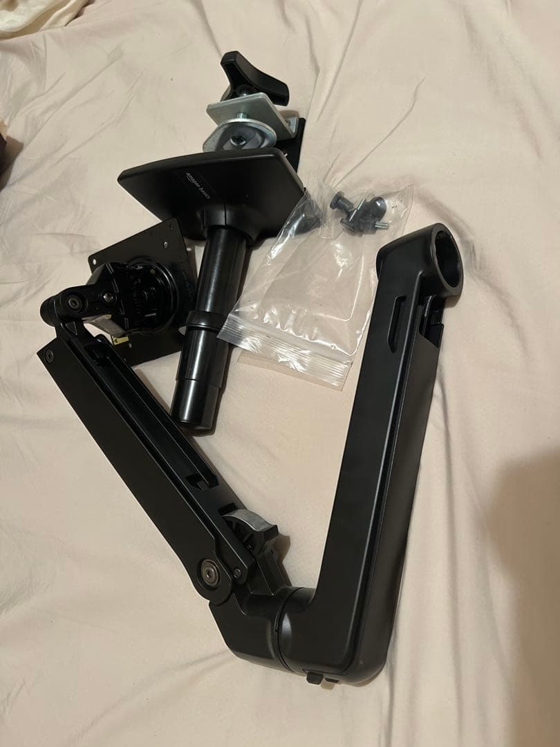 Amazonベーシック モニターアーム エルゴトロン