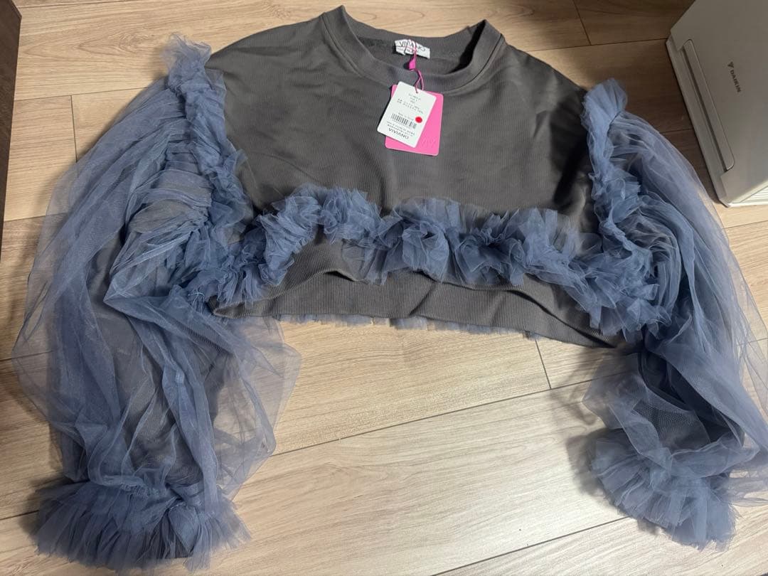 新品 VIVIANO Cropped Tulle Sweatshirt gray