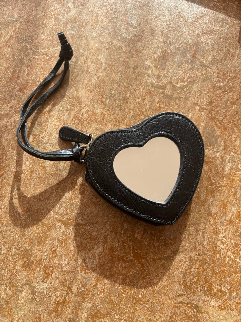 BALENCIAGA ハート型ケース ブラック