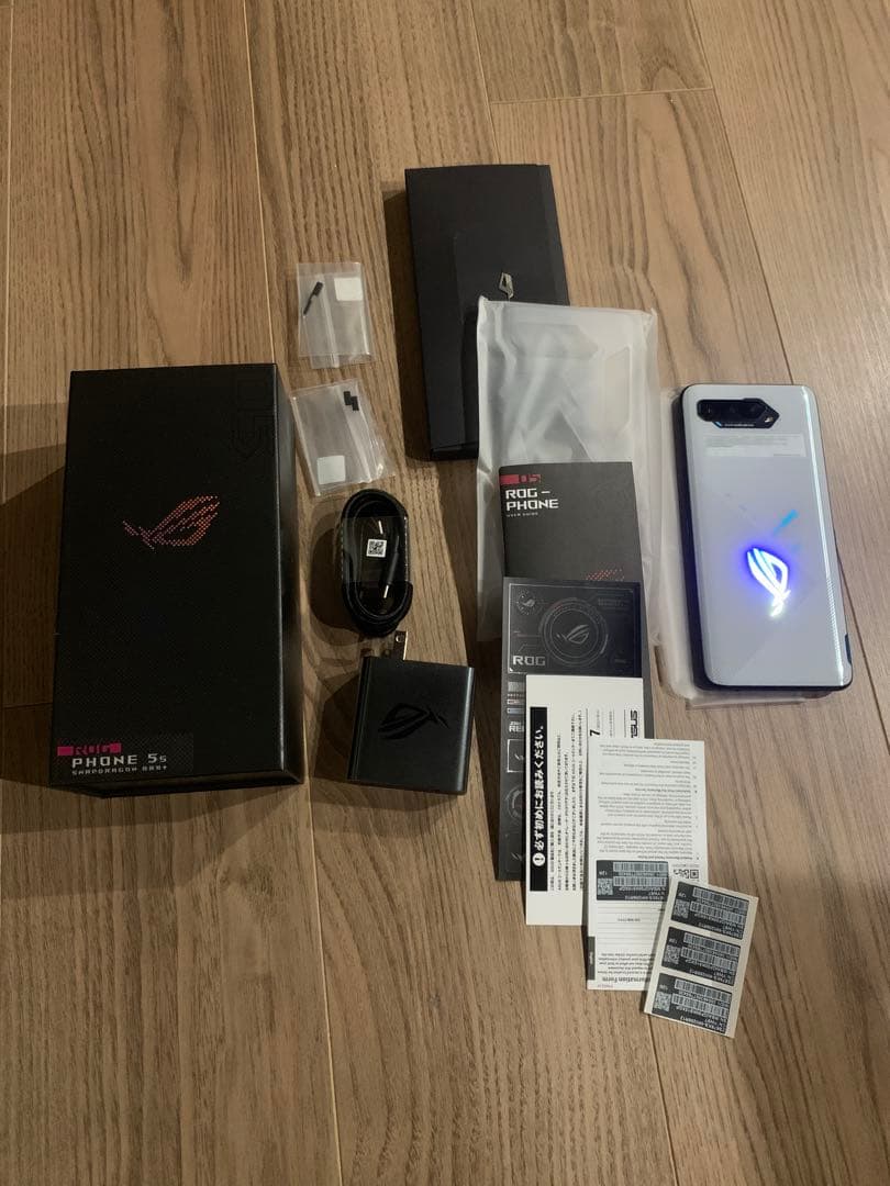 美品★rog phone 5 完品の12/256 ストームホワイト！日本国内版！
