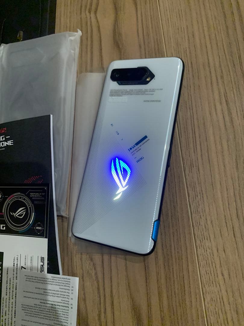 美品★rog phone 5 完品の12/256 ストームホワイト！日本国内版！