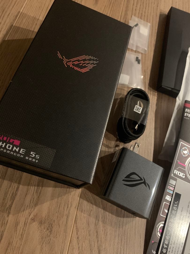 美品★rog phone 5 完品の12/256 ストームホワイト！日本国内版！