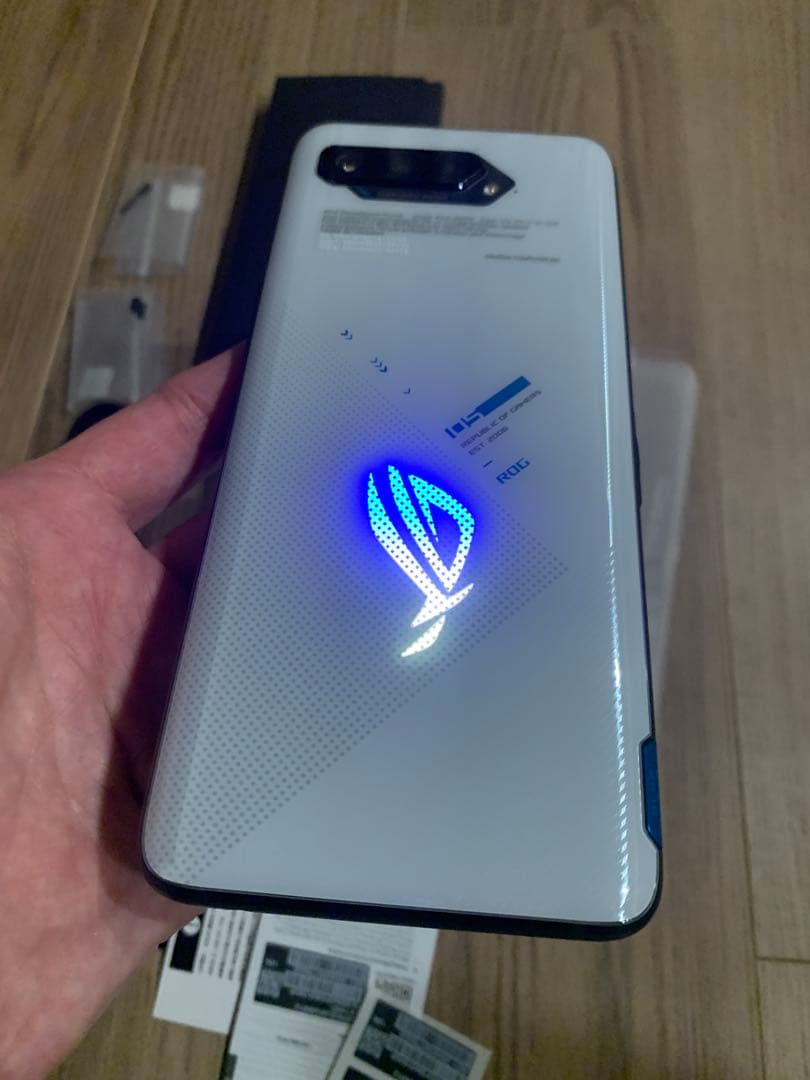 美品★rog phone 5 完品の12/256 ストームホワイト！日本国内版！