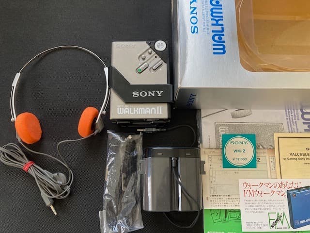 超美品箱入セット 高音質 整備済完全動作品 SONY WM-2 ヘッドホン付属品