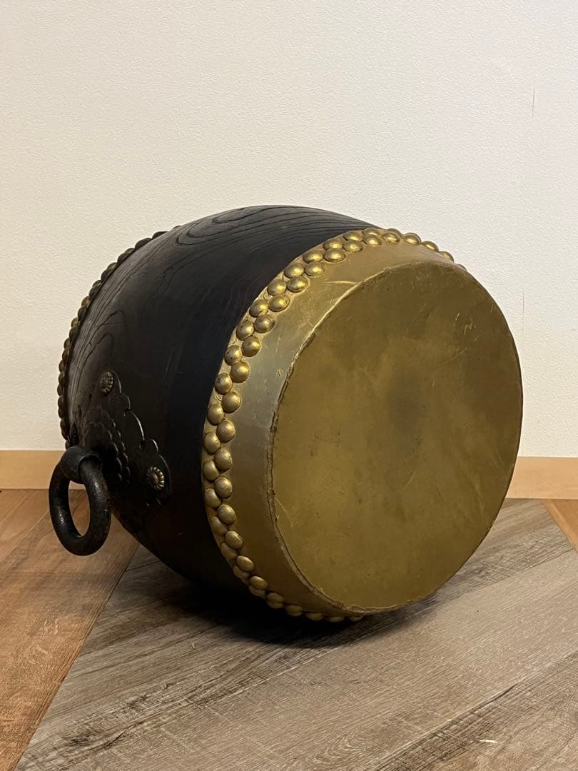 1尺3寸 和太鼓 木製 金塗(面) 時代物 古鉄のような持ち手 重さ 7.9kg