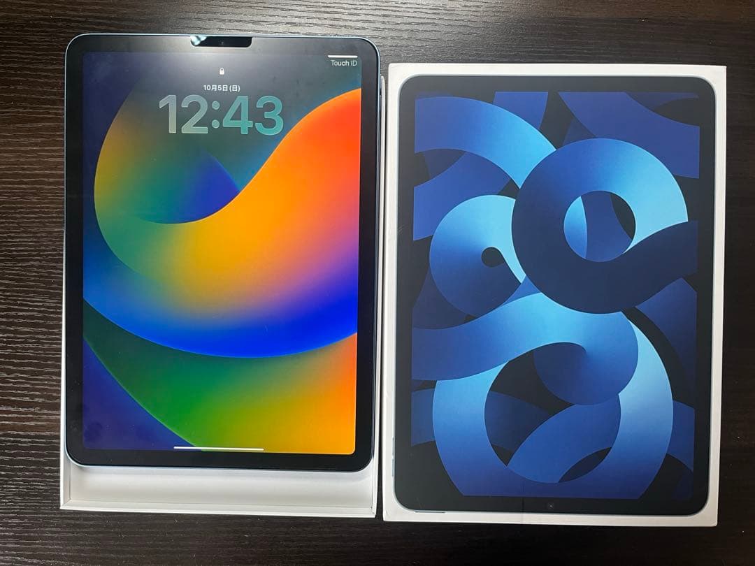 美品【本体＋純正キーボード】iPad Air第5世代Wi-Fi 64GB ブルー