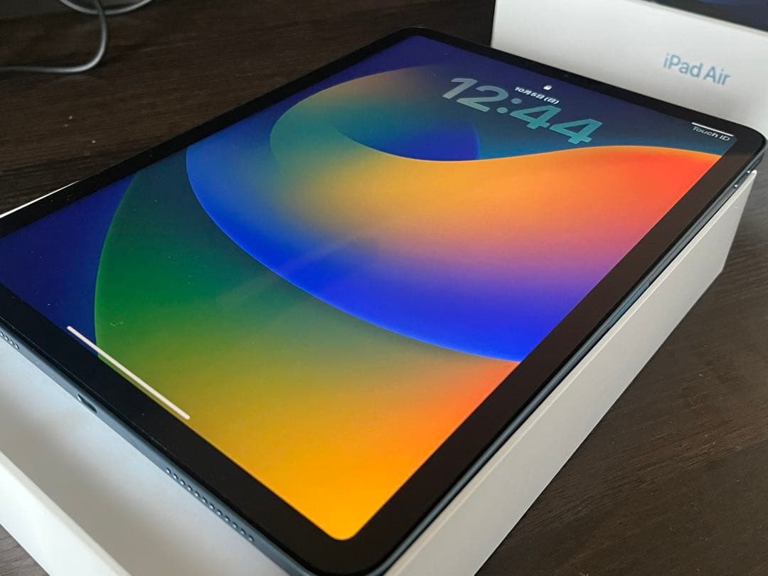 美品【本体＋純正キーボード】iPad Air第5世代Wi-Fi 64GB ブルー