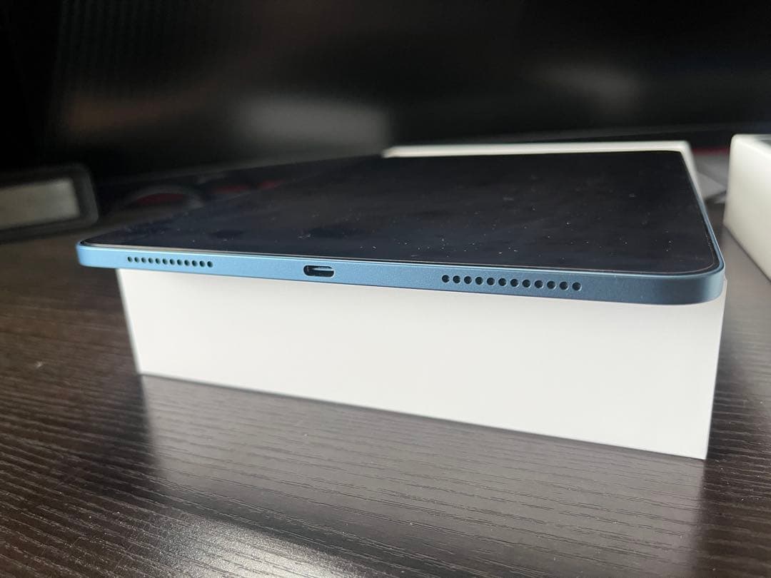 美品【本体＋純正キーボード】iPad Air第5世代Wi-Fi 64GB ブルー