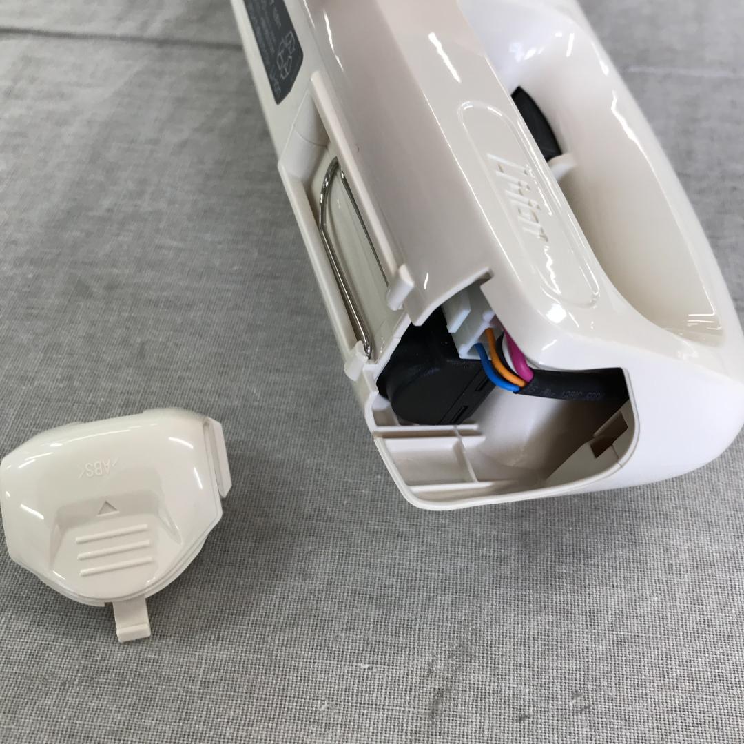 マキタ(Makita) 充電式クリーナ0.8V2Ah 充電器付 CL116DWI