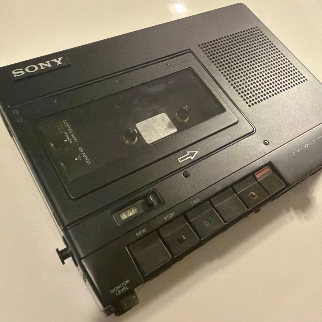 お*か様 ジャンク　SONYのポータブルカセットデッキ「TC-D5M」