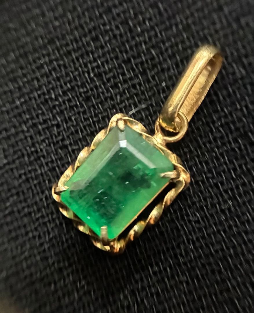 エメラルド K18チャーム　最終価格