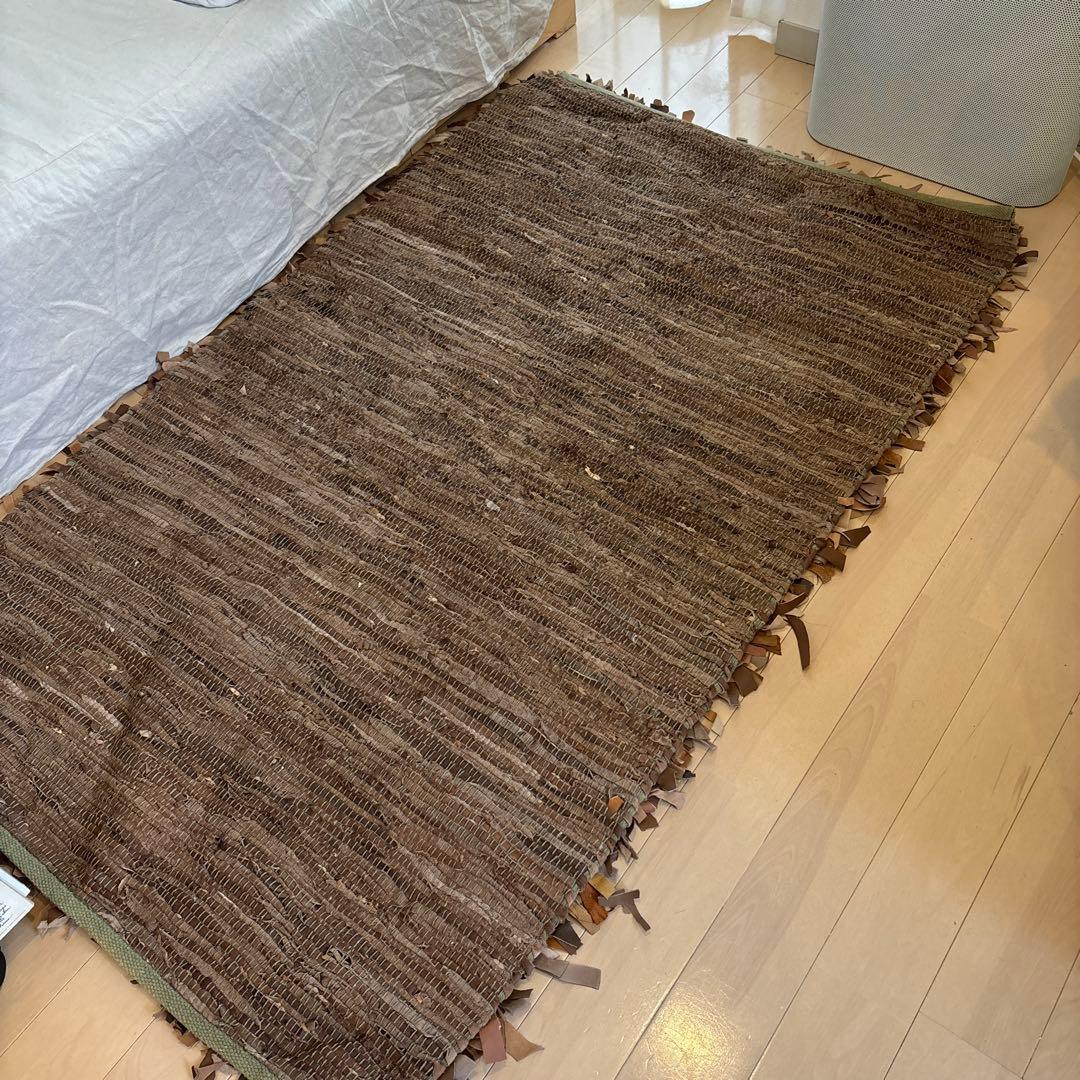 お値下げしました＊メンズライクインテリアに＊インダストリアルリサイクルレザーラグ