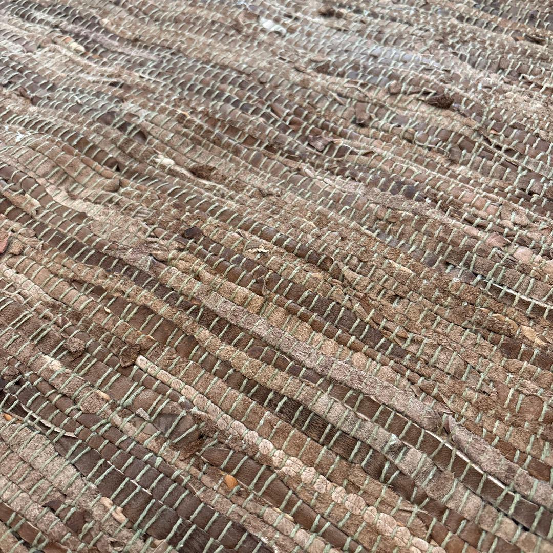 お値下げしました＊メンズライクインテリアに＊インダストリアルリサイクルレザーラグ