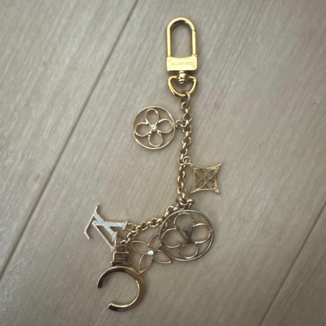 しゃねるん　ルイヴィトン　チャーム