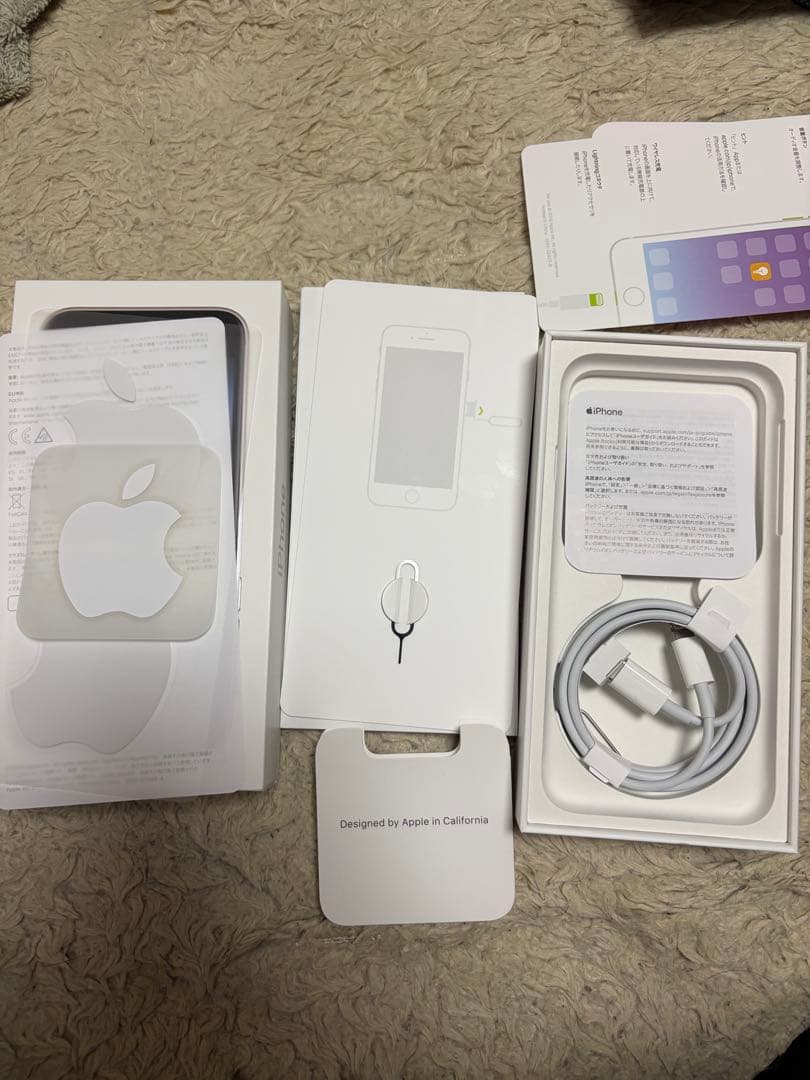 (本日限定値引き中)iPhone SE 第3世代　64GB 白色