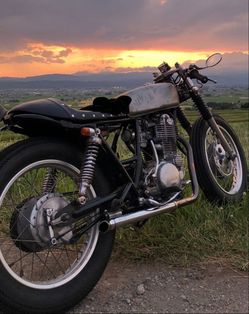 お*中様 sr400 社外タンク　シート付