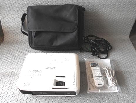 ＥＰＳＯＮ　プロジェクター　本体　ＥＢ－Ｓ０４