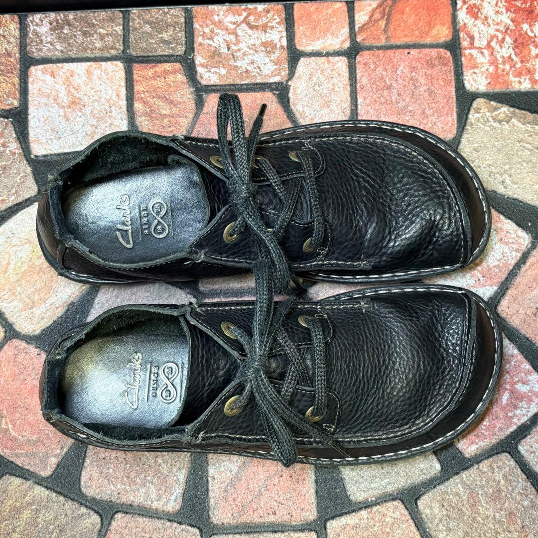 クラークス　チャッカブーツ　レザー　革靴 オブリークトゥ　シボ加工　27cm 黒