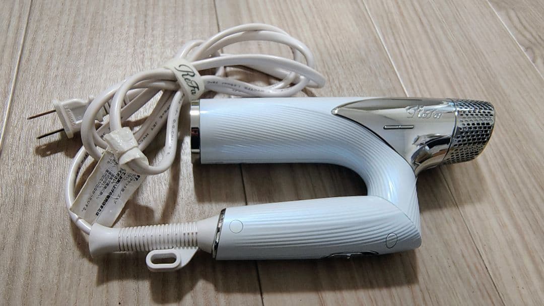 1週間限定 特別価格！ リファ ドライヤー ホワイト 2022年製 AB13