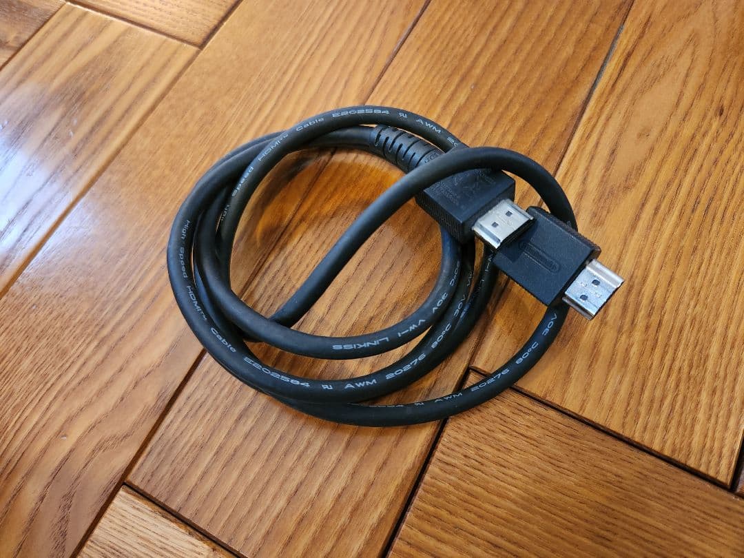 【美品】Nintendo Switch本体+おまけ(ケース、ハンドル)