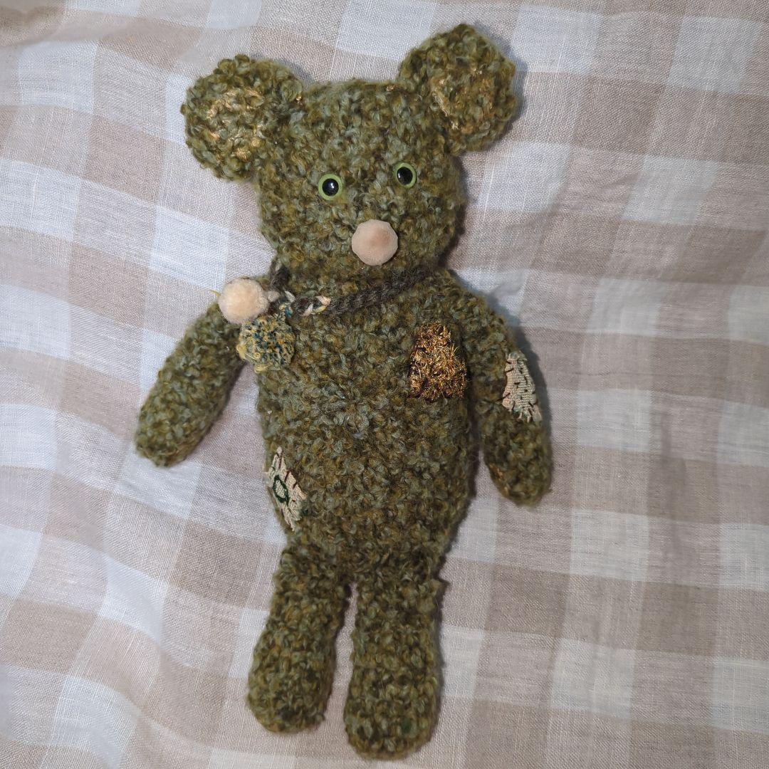 テディベア　緑色のクマ　熊　編みぐるみ　元気の出る顔