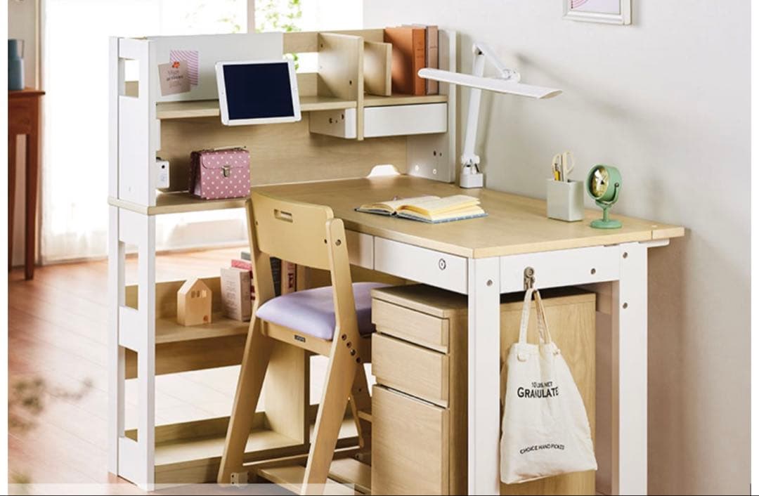 （札幌直接引取限定）くろがねデスク　ホワイト学習机　白ピンク　デスクライト付き