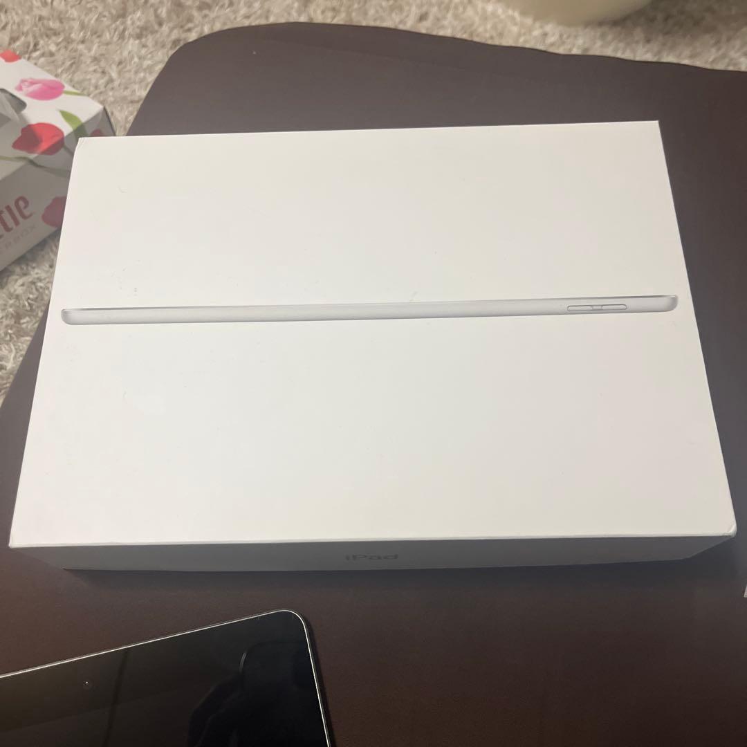 iPad第9世代64GB箱あり
