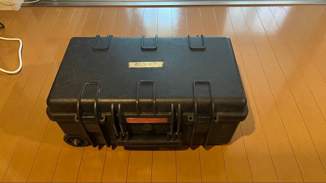 Amazonベーシック ハードケース Lサイズ