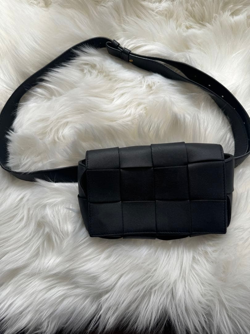 BOTTEGA VENETA ボッテガヴェネタ カセット ショルダーバッグ 黒