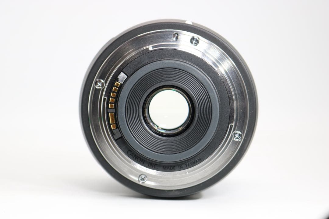超美品 【Canon EF-S 18-135mm IS USM】 ズームレンズ
