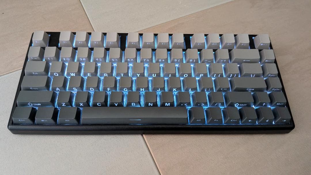 Niz micro82 RGB 無線モデル（キーキャップ交換済み）