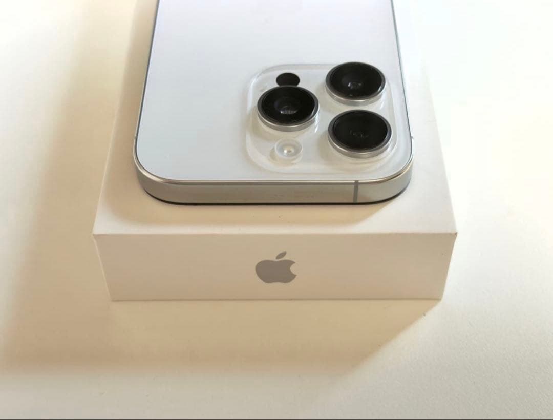 【美品】iPhone 16 Pro ホワイトチタニウム 128GB SIMフリー