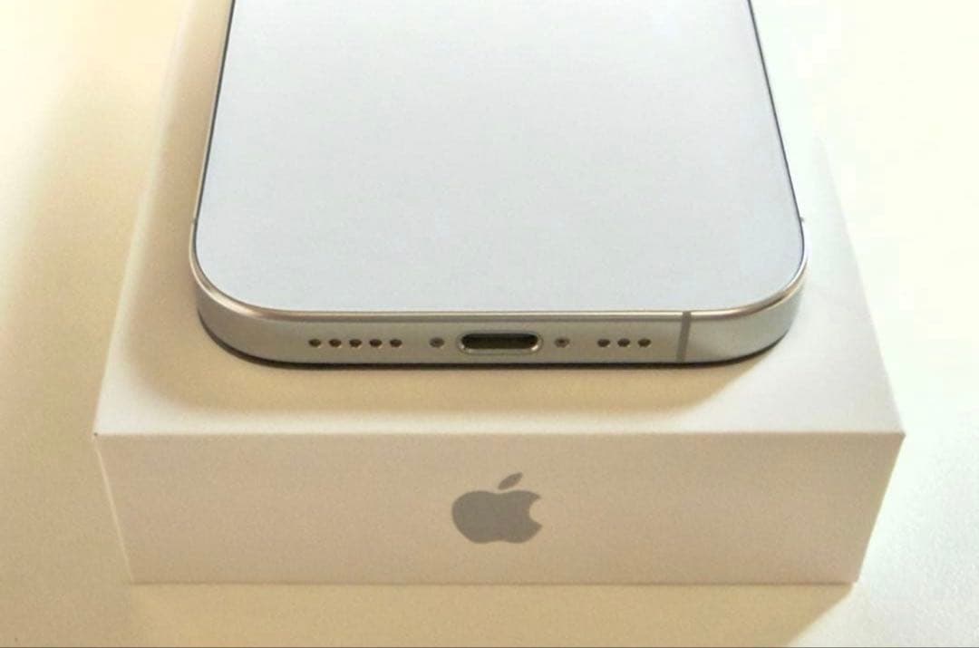 【美品】iPhone 16 Pro ホワイトチタニウム 128GB SIMフリー