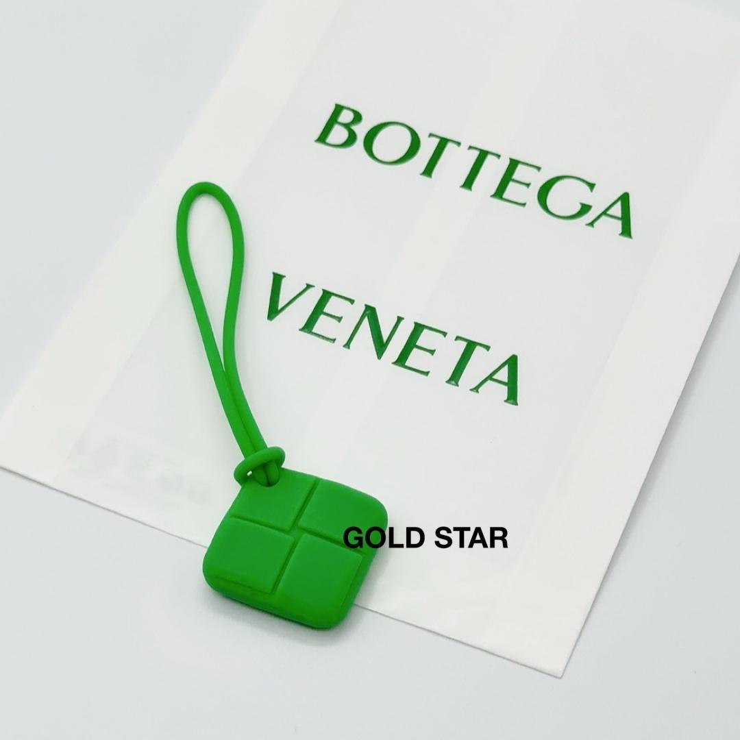 BOTTEGA VENETA ラバーシリコン AirTag ケース パキラート