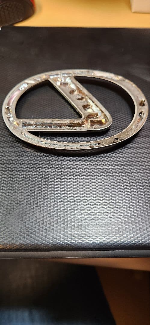 ☆純正☆LEXUS LS460リアエンブレム ゴールド色