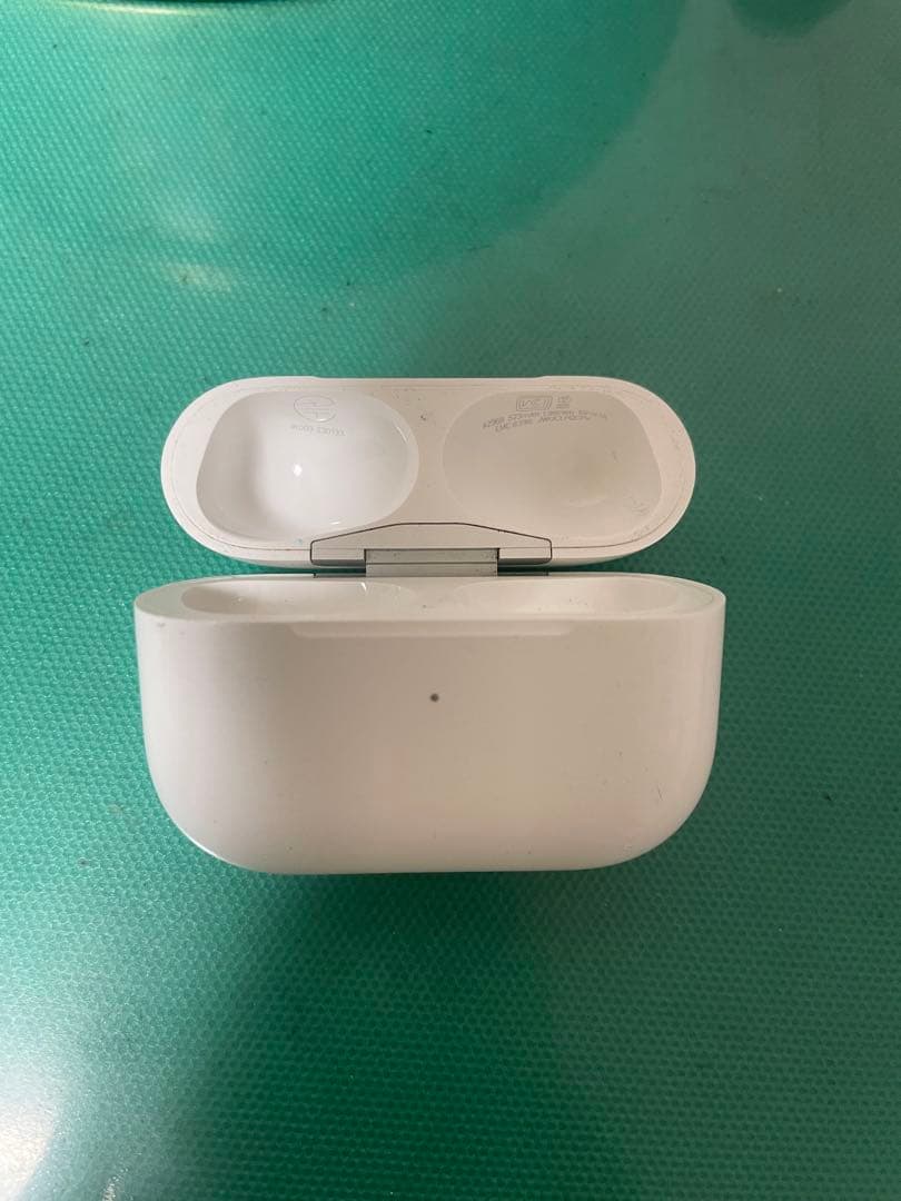AirPods pro2ケース＋左耳