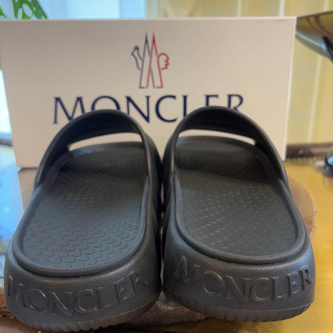 【新品完売サイズ】MONCLER Liloサンダル ブラック　25cm