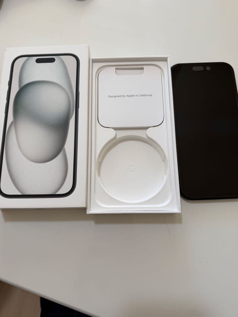 Apple iPhone 15 ブラック 本体　128GB