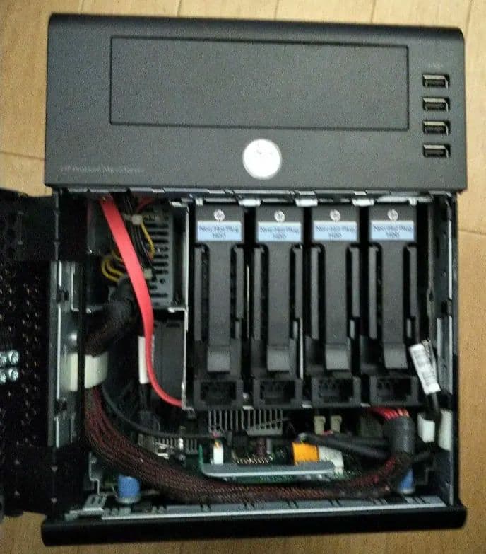 サーバー HP Proliant microserver 15TB